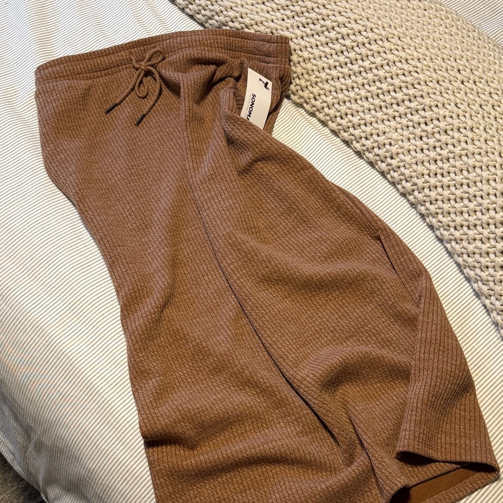 NWT MIDI brown sweater skirt